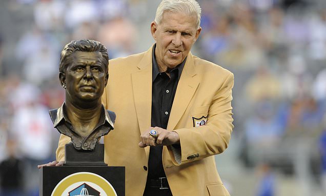 Bill Parcells enters Patriots Hall of Fame, ending his long-running...
